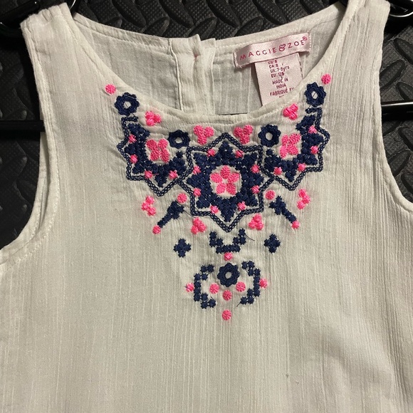 MAGGIE & ZOE Lovely Summer Blouse/Dress $10 ‼️CLOSET CLEAR OUT‼️ - Picture 4 of 10